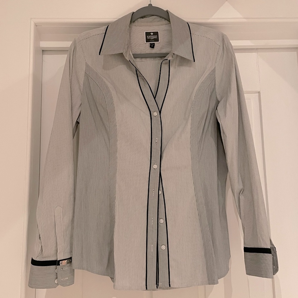 NWOT Women’s Express Shirt